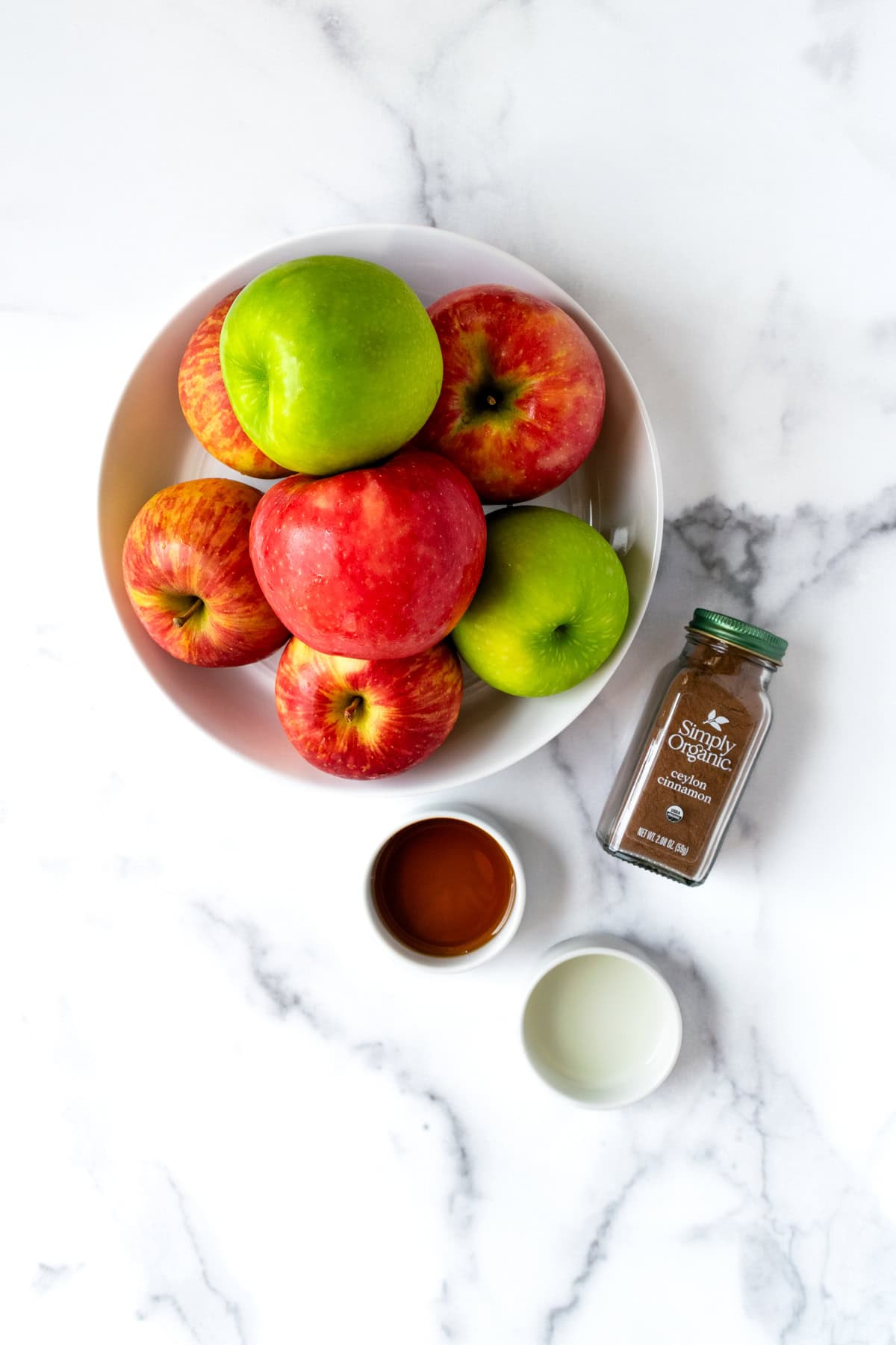 Cinnamon Applesauce Ingredients.